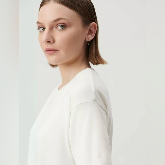 Aija t-shirt is %100 cotton. - Picture 2 of 3